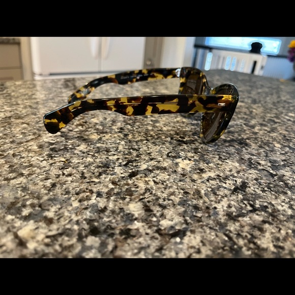 Oliver People’s cat eye tortoise shell polarized sunglasses - Picture 3 of 5